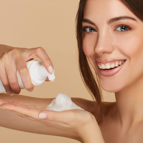 ميا إن دا كلاود غسول رغوي منظف ومرطب للبشرة الدهنية | 150 مل